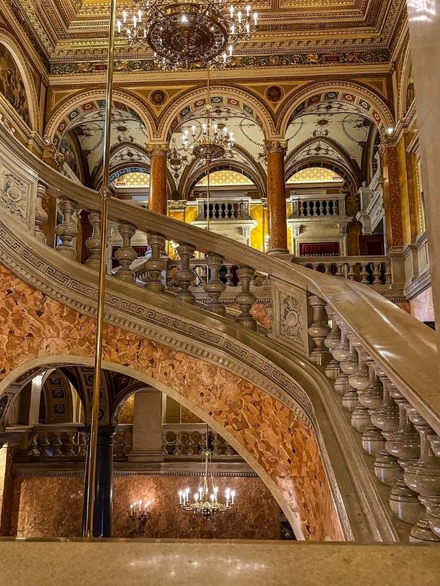 Hungarian State Opera House: A Grand Stage of Elegance and Art