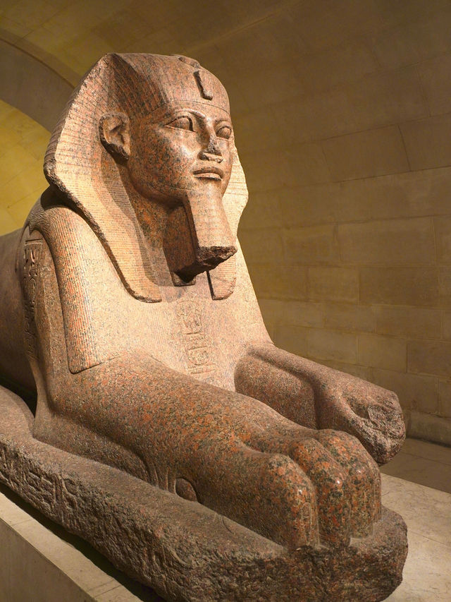 루크소르 신전의 야경, 시간이 멈춘 숲 🌙🔥