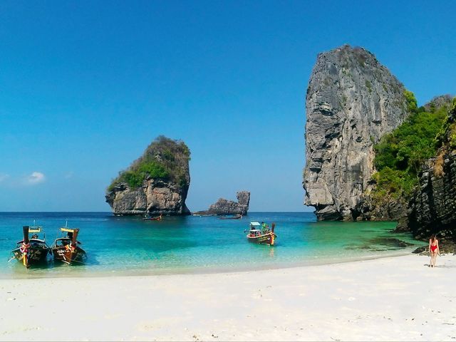 Пляж Нуи на Пхи‑Пхи: укромный уголок, который стоит увидеть Пляж Нуи на Пхи‑Пхи: укромный уголок, который стоит увидеть