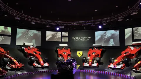🏎️ พิพิธภัณฑ์เฟอร์รารี่ในอิตาลี 🇮🇹 — traveler post in โมเดน่า