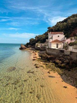 Arrábida, 🇵🇹Portugal— The Hidden Gem of Kaleidoscopic Waters
