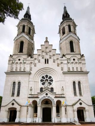 This Basilica in Augustów is a Hidden Architectural Gem 🇵🇱✨