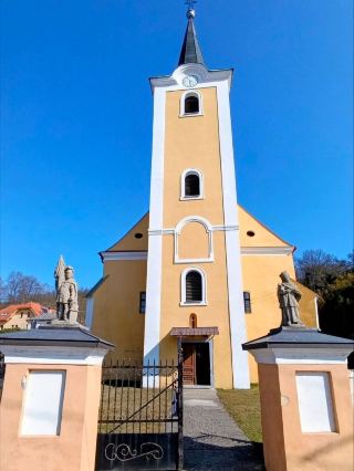 ベコフの聖ステファン王教会で時を遡る⛪✨