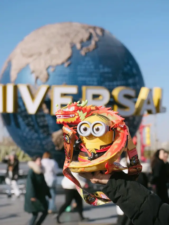 Universal Studios celebrates Chinese New Year, parents rush to the market to celebrate the New Year