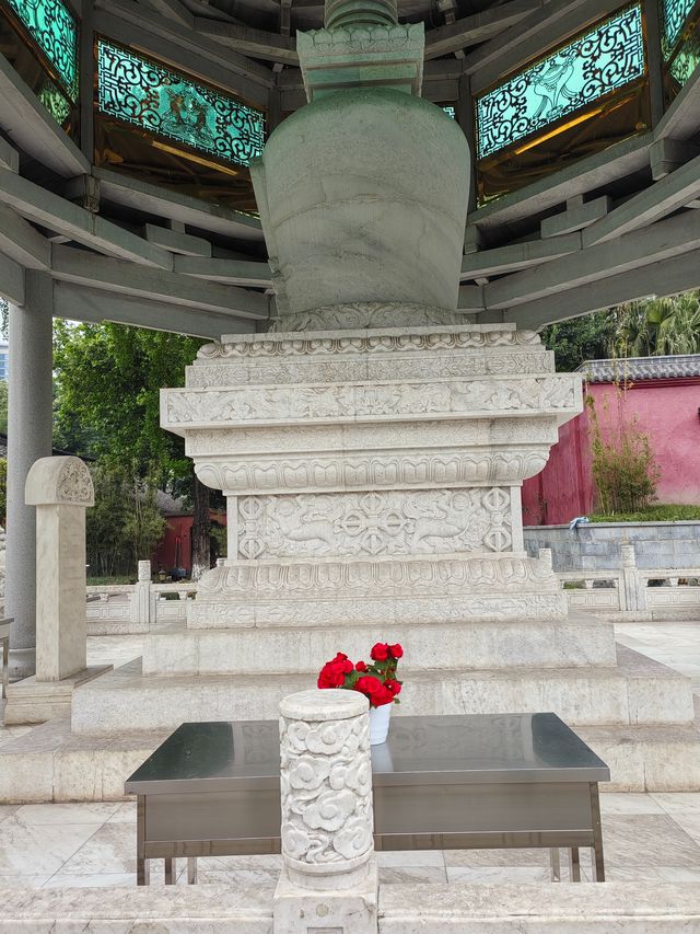 假日寺廟一日遊