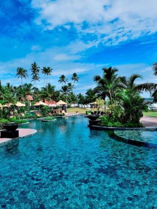 🌊🛏️ Serene Weligama: Marriott's Coastal Charm 🌴
