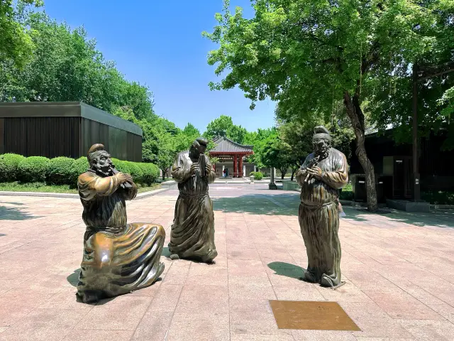 Xi'an's Great Tang All-Day Mall, offering you a cool summer