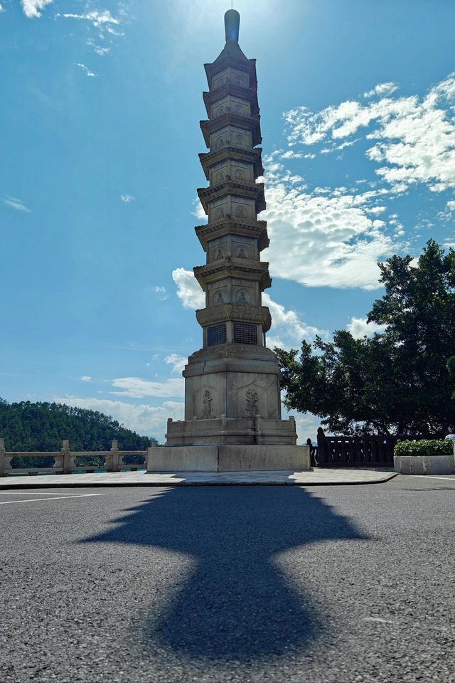 珠海金台寺，恰似玻璃海的迷人風光！