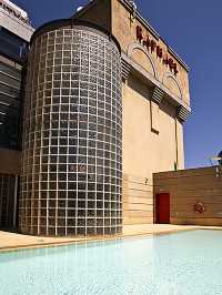 🌟🏨 Sandton's Stylish Sleeps: Raphael Suites! 🛌✨