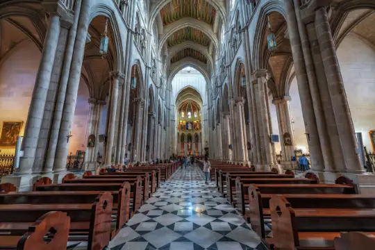 The only papally consecrated church in Spain: Madrid's Almudena Cathedral 🇪🇸