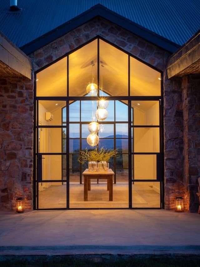🌟 Cederberg's Cozy Retreats: Where Culture Meets Comfort 🛏️🍃