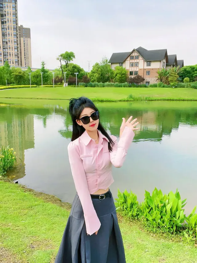 長沙免費打卡聖地，天鵝湖邊的莫內油畫。