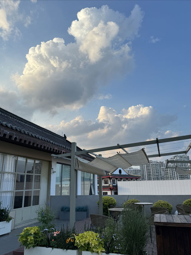 栖茑酒店 - 都市中的寧靜棲息之所。