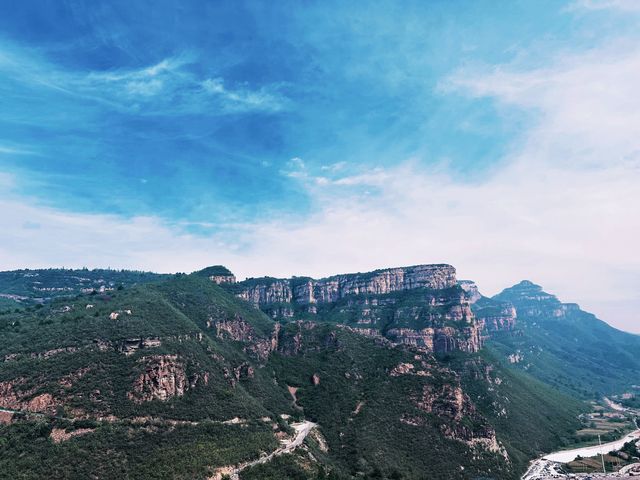 河北石家莊蒼岩山 | 橋橫千丈峭崖中，樓舞雲飛壯碧穹。