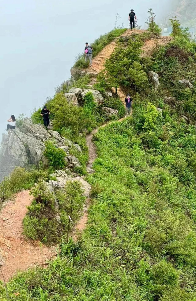 不用去桂林 廣東也有自己的水墨畫山。