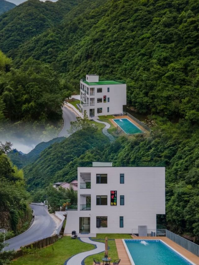 安吉走進原木風情民居——神龍·聽溪見山