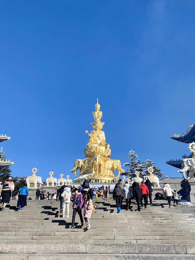 峨眉山｜終於見到傳說中的金頂雲海