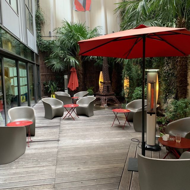 巴黎｜霍爾酒店：優越地理位置