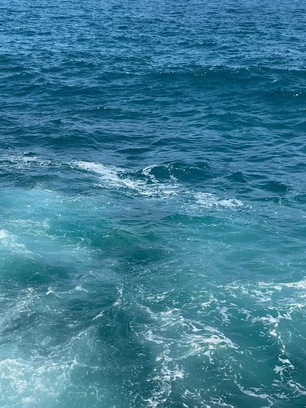 Discover the Enchanting Blue Sea at Boundary Island