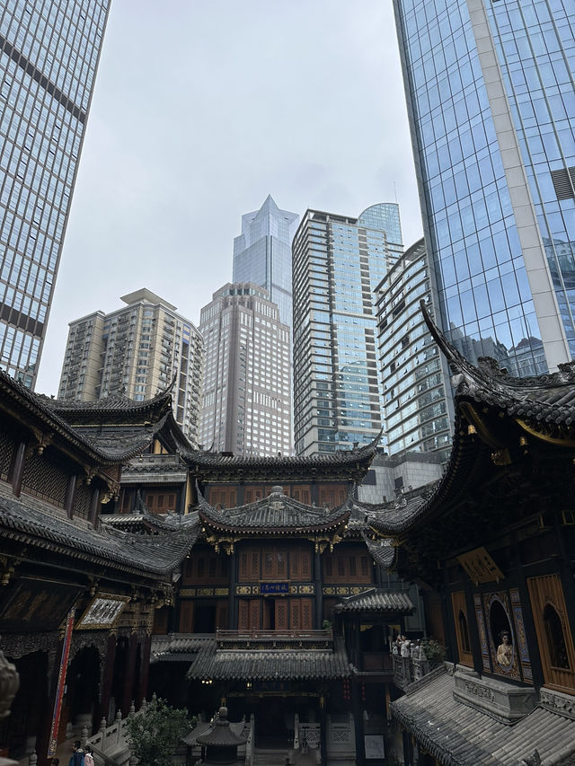 🏙️ Luohansi: Where Ancient Meets Modern in Chongqing 🕍  