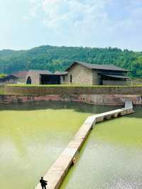 不用出國，就能看到媲美「羚羊谷」的熔岩林