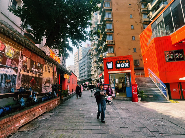 重慶市渝中區著名的景點：戴家巷。適合拍照打卡、週末閒暇度假地！ 