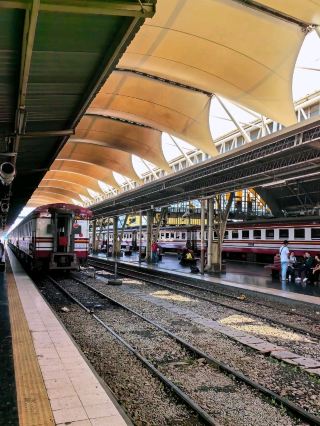 Bangkok City to Airport and Maeklong Railway Market: A Hidden Gem Transportation Guide