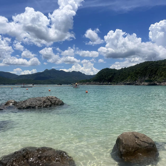  ✨香港西貢半月灣保姆級攻略｜40港幣解鎖玻璃海秘境