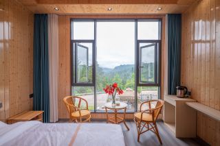 藏身山水間嘅詩意居所 