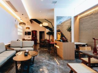 Hidden Gem in Hengyang: A Healing Stay at Five Rooms Inn
