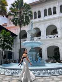 Raffles Hotel in Singapore is Stunning🌹