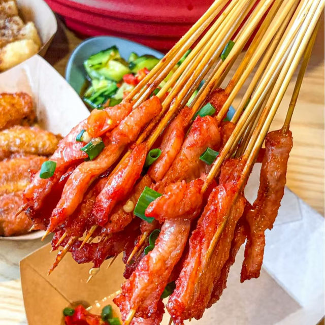 呢間肉蟹煲真係好食到爆燈