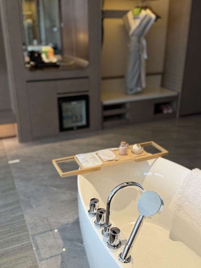 住進「新中式美學酒店」。