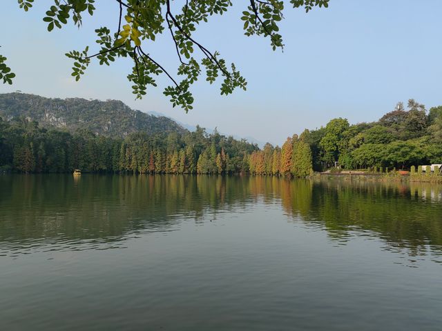 肇慶七星岩|闖入現實版山水畫!隨手拍都是大片! 七星岩,肇慶必去!喀斯特地貌+湖泊,一秒穿越 肇慶七星岩|闖入現實版山水畫!隨手拍都是大片! 七星岩,肇慶必去!喀斯特地貌+湖泊,一秒穿越