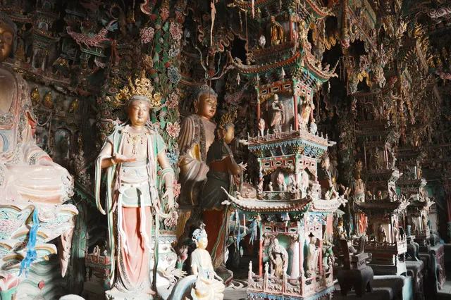 隰縣小西天：半崖聞妙音，千佛懸鏡天