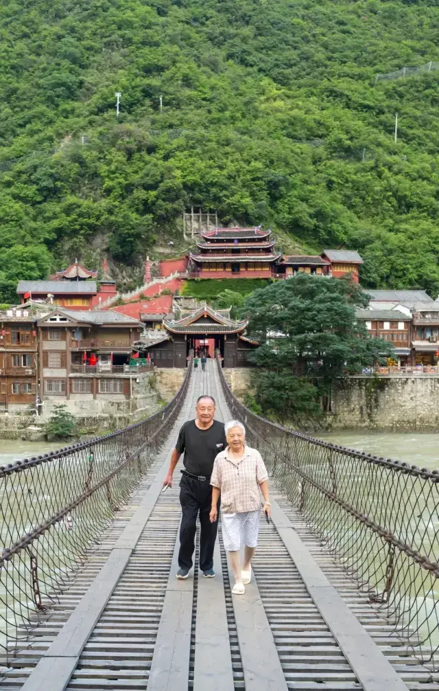 แผนเที่ยวสะพานลู่ติง 3 วัน 2 คืน