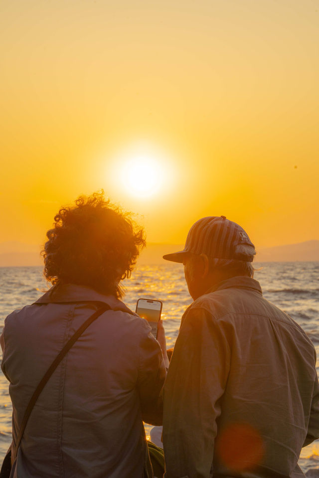 滇池日落封神!橘子海把浪漫焊在昆明黃昏裡 滇池日落封神!橘子海把浪漫焊在昆明黃昏裡