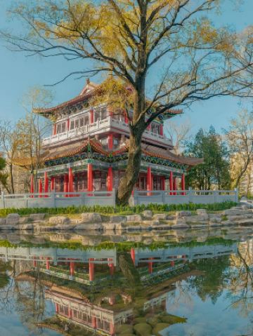 ทิวทัศน์ฤดูใบไม้ร่วงอันงดงามของอุทยานหลิวหู โดยเฉพาะเงาสะท้อนบนผืนน้ำนั้น สวยงามจนน่าทึ่ง!