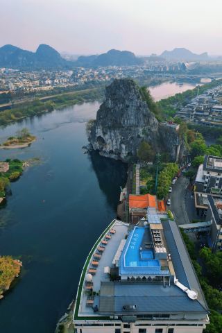 Stay by the Li River from the textbooks, the only hotel in Guilin with zero distance to the Li River