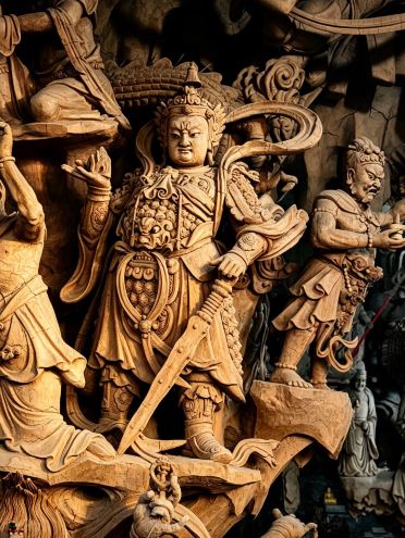 木彫り仏像の穴場探訪 | Trip.com 包頭