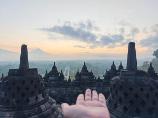 Borobudur, a must-see attraction in Yogyakarta. Borobudur is one of Indonesia's three UNESCO World Heritage Sites, located in the northern part of Yogyakarta.