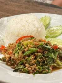 ร้านยินดี (ชุมชนริมเเม่น้ำจันท์)
