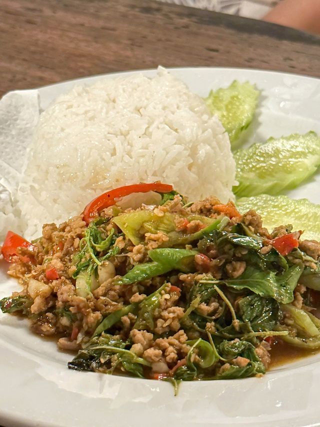 ร้านยินดี (ชุมชนริมเเม่น้ำจันท์)