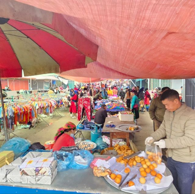 Market in Ha Giang are lively n noisy
