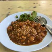 ข้าวหน้าไก่ห้าแยก ร้านเก่าแก่ คงความอร่อยยาวนาน