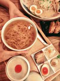 🍜立体派拉麵-「🦀涼風紅楚蟹高湯鹽冷麵」視覺味覺極上享受！