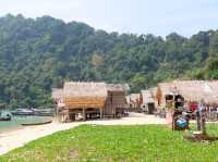 หมู่บ้านมอแกน สัมผัสวิถีชีวิตชาวเล ⛱🏝