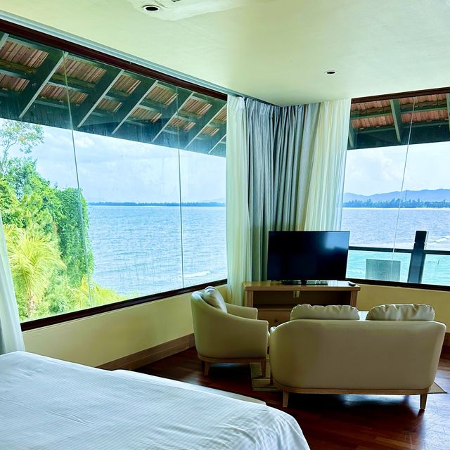 Breathtaking 300 Degree View Room 🏖️ 🌳 