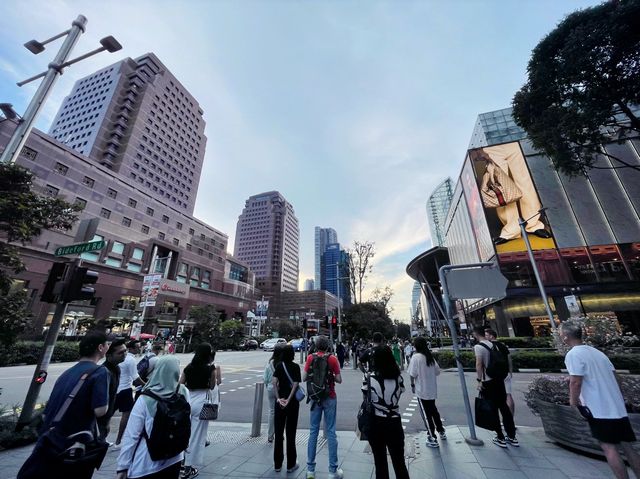 Sights and sounds at Orchard Road