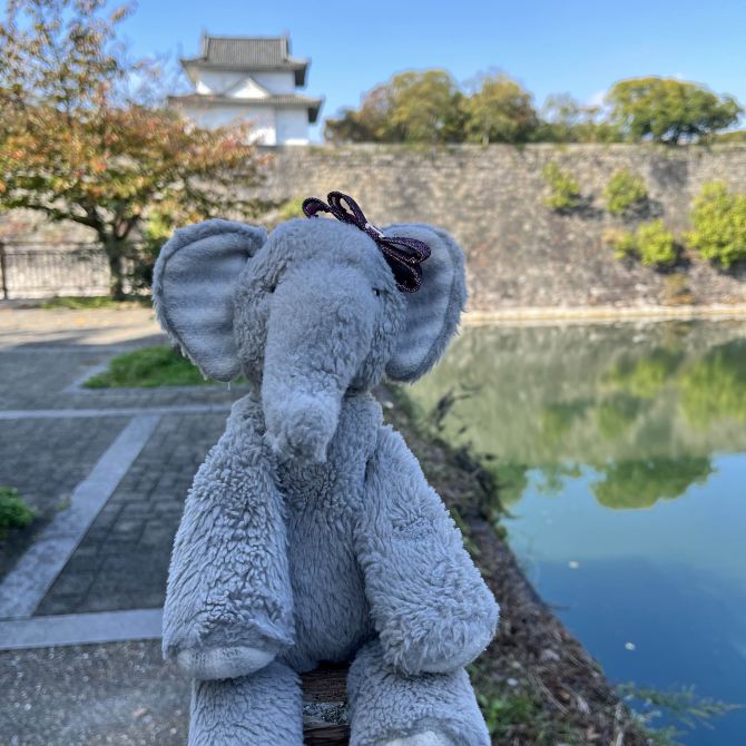 Miss Elly adventure to Osaka Castle.